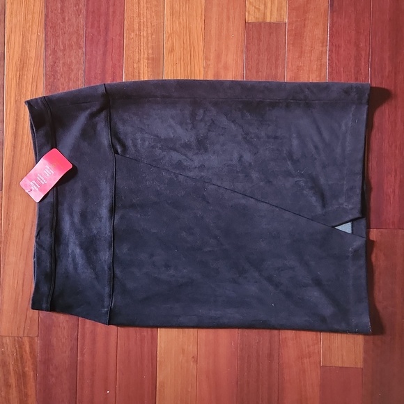 LEVEL 99 / EVEREVE VEGAN SUEDED HIGH SLIT MIDI SKIRT - Picture 3 of 4